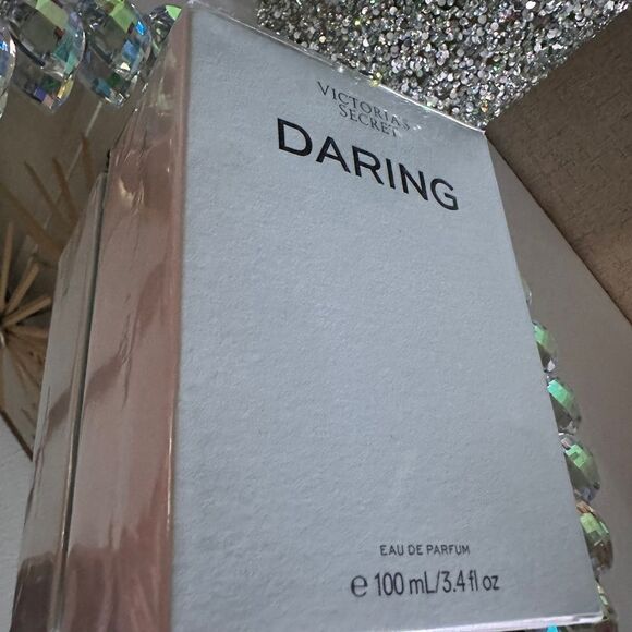 VICTORIA'S SECRET DARING Eau de Parfum - Bold & Seductive New
Arrival - Picture 8 of 17